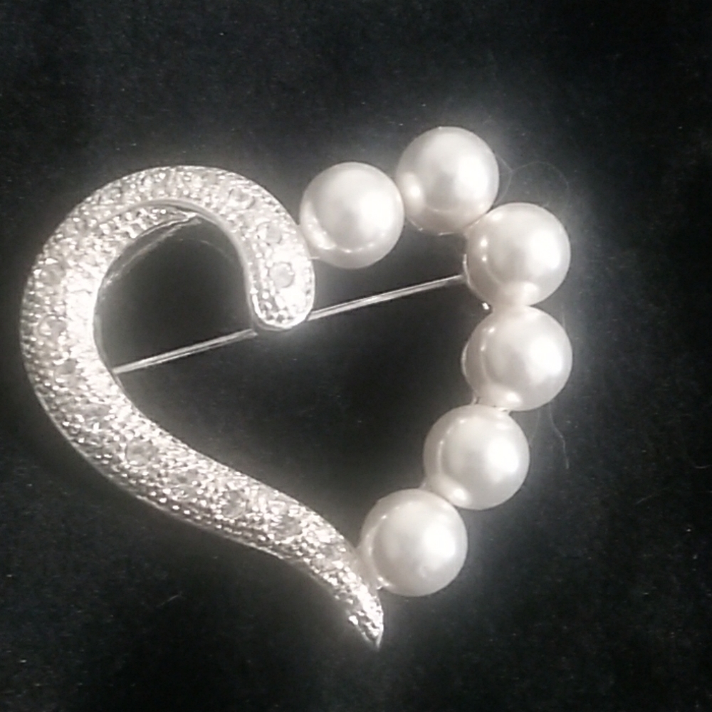 💎Heart-shape brooch